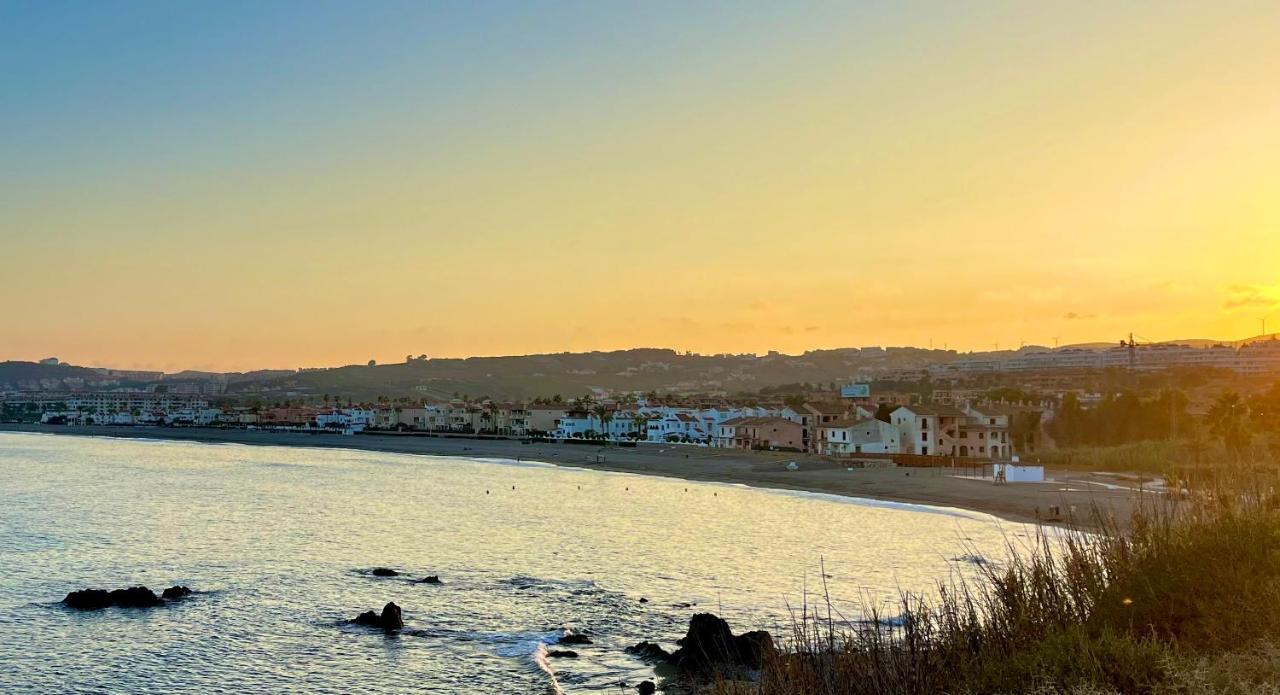 Atico Con Gran Terraza A 50 Metros De La Playa De Casares Leilighet San Luis de Sabinillas Eksteriør bilde
